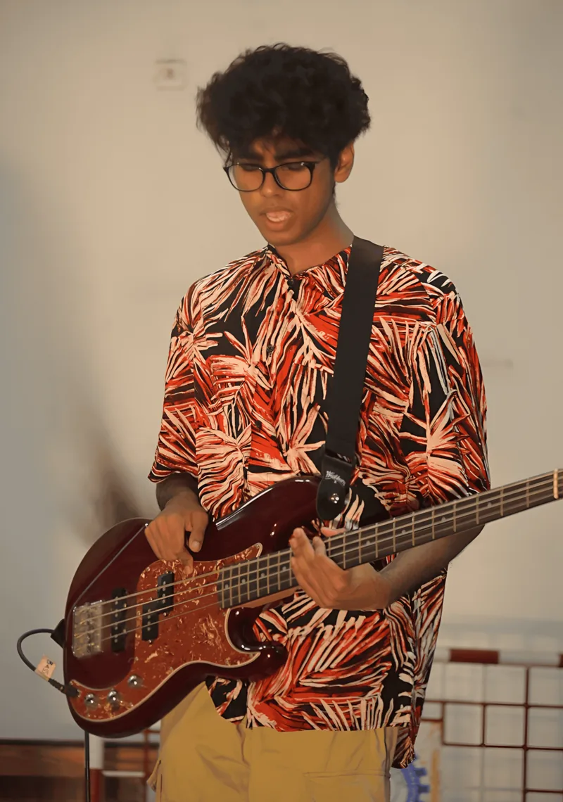 The maker of Rechordly playing bass